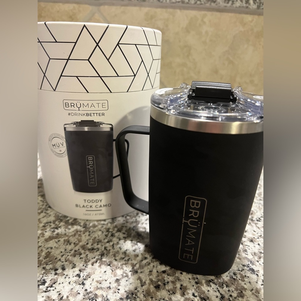 BrüMate black camo coffee mug.